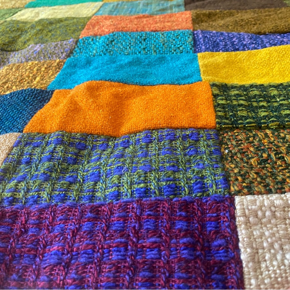 Double Sided Quilted Blanket - Picture 8 of 12